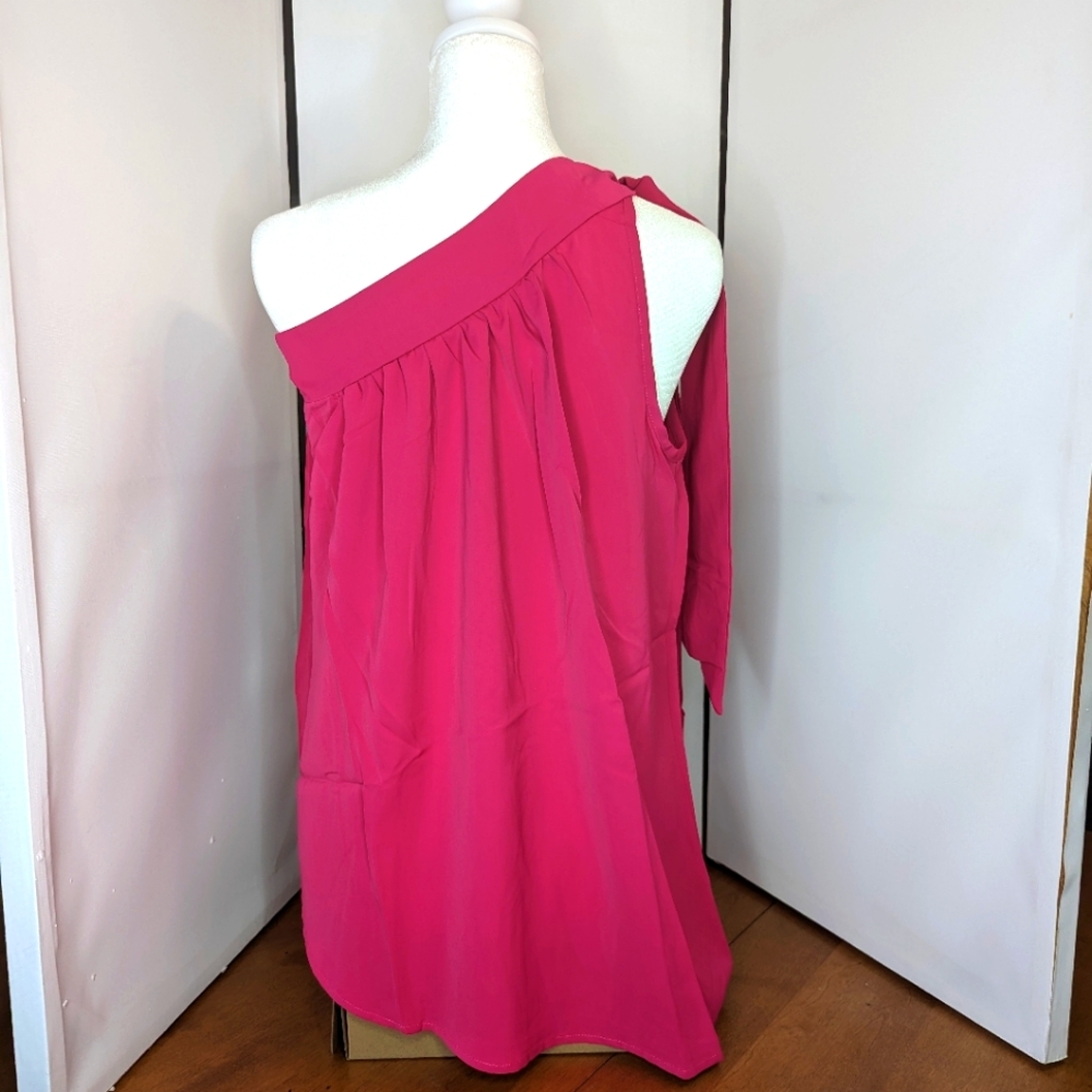 3/$12 NWOT Women's One Shoulder Blouse